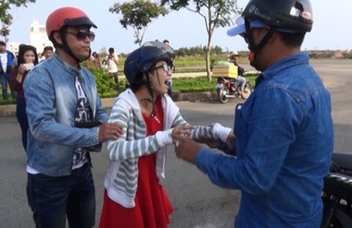 Clip to tinh nhu phim hinh su hinh anh