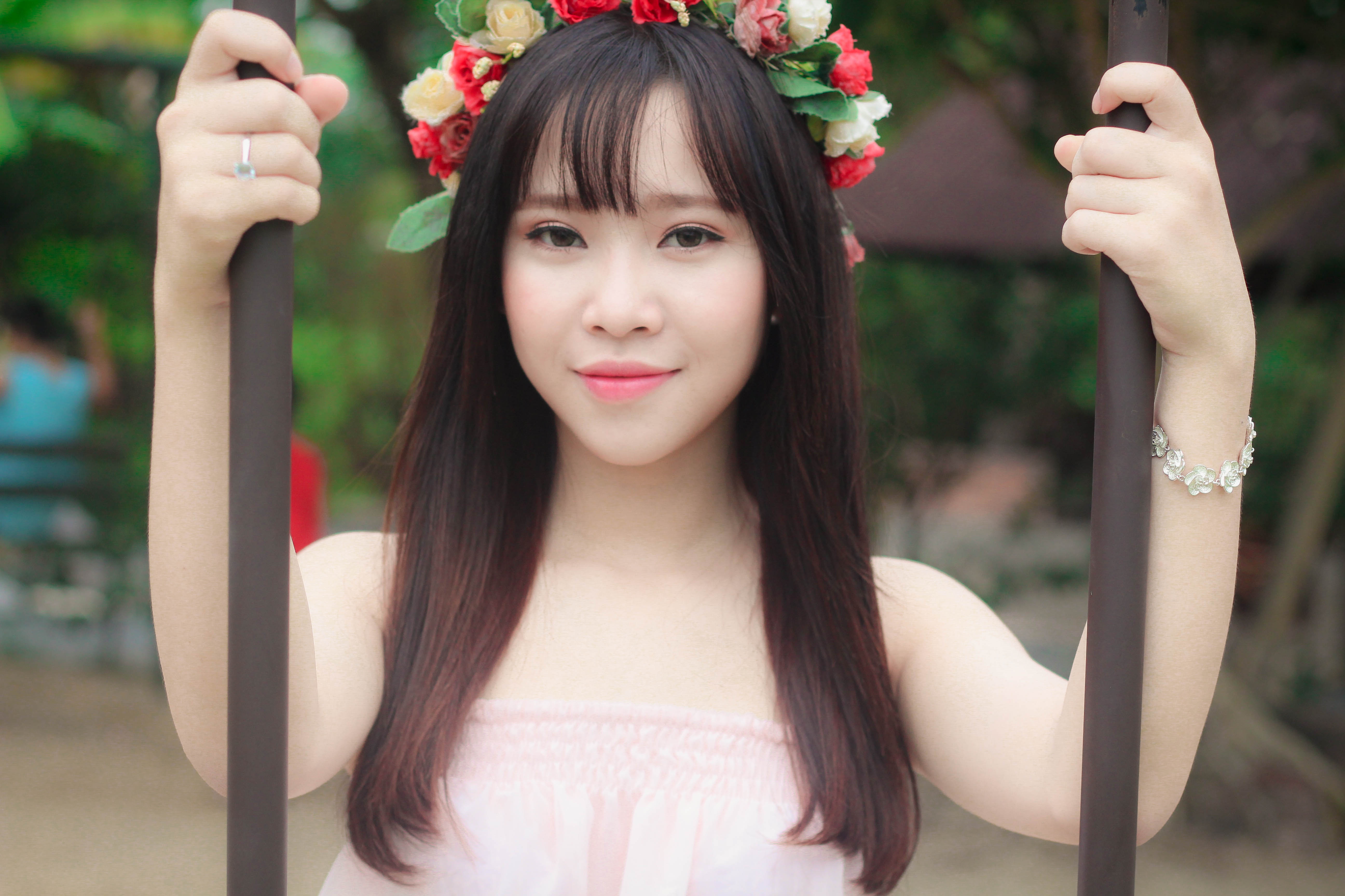 Sở hữu giọng ca cảm xúc và đầy nội lực, Với lối hát giàu cảm xúc và ca từ gợi về quê hương đất nước, giọng ca 16 tuổi nhanh chóng ghi điểm và được cả bốn huấn luyện viên nhấn nút lựa chọn.