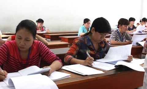 Các giáo viên chấm thi THPT quốc gia.