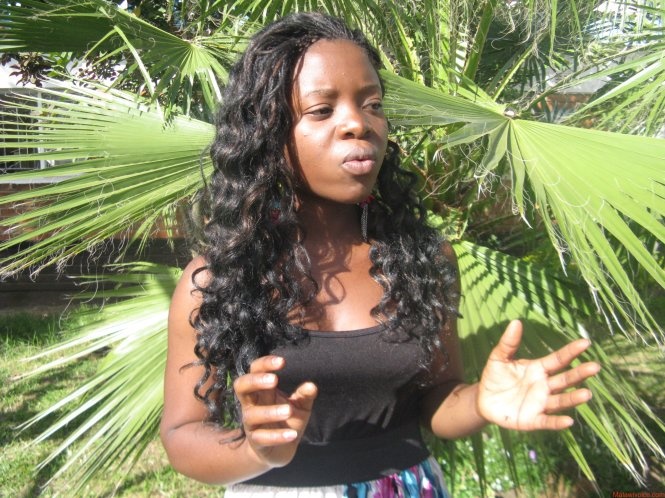 Co gai tre quyet thay doi luat hon nhan hinh anh