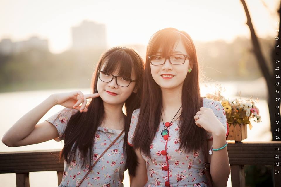 Nhung cap song sinh Viet noi tieng tren mang hinh anh