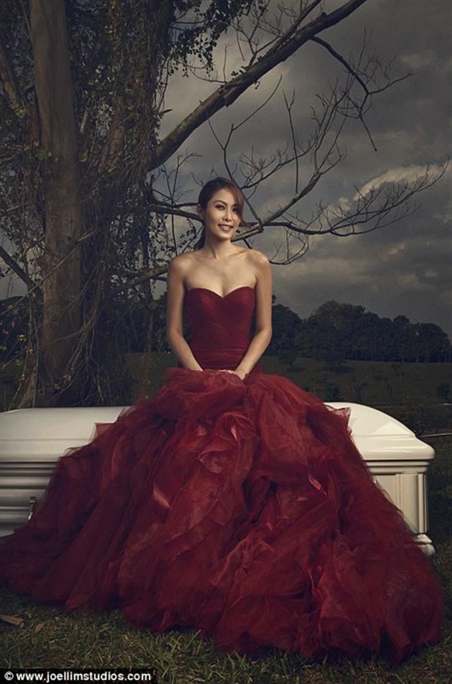 Hiện bộ ảnh này đang làm khuấy động cộng đồng mạng và ngạc nhiên là có nhiều lời khen vì cách tiếp cận độc đáo.