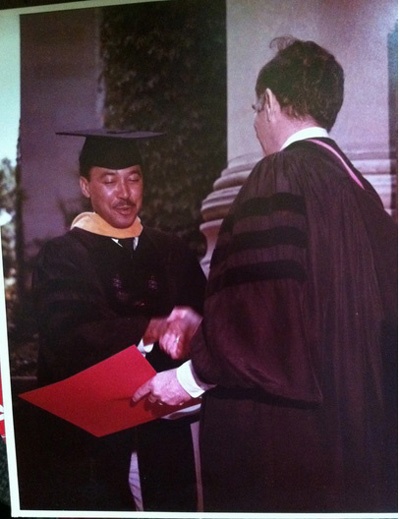 Postell nhận bằng tốt nghiệp tại Trường Luật Harvard (ảnh gia đình cung cấp)