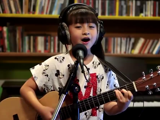 Clip cover 'See you again' cua thien than nhi Thai Lan hinh anh