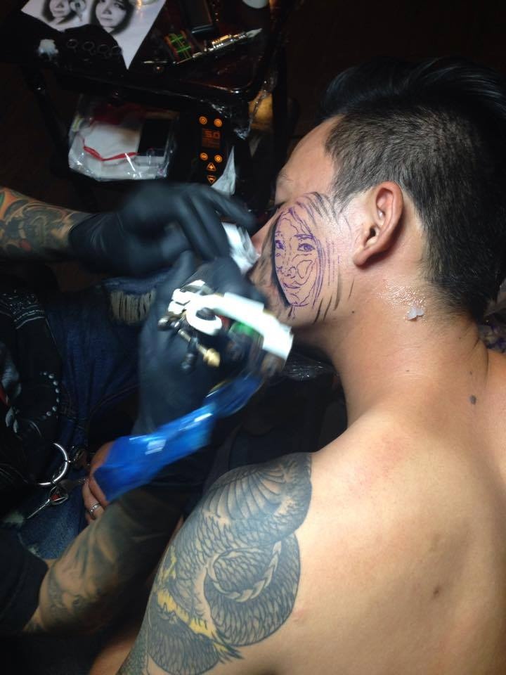 Anh Mỹ cho biết, mình đã suy nghĩ rất kĩ trước khi xăm. Anh không hối hận về quyết định này.