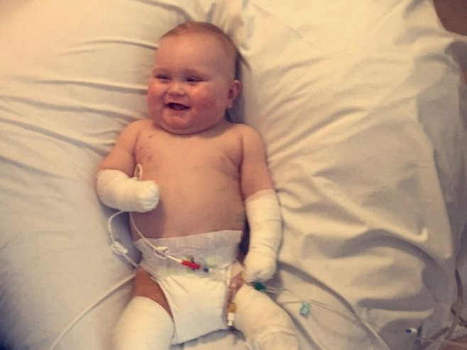 Nghi luc song cua be mat chan tay khien nguoi lon cam phuc hinh anh