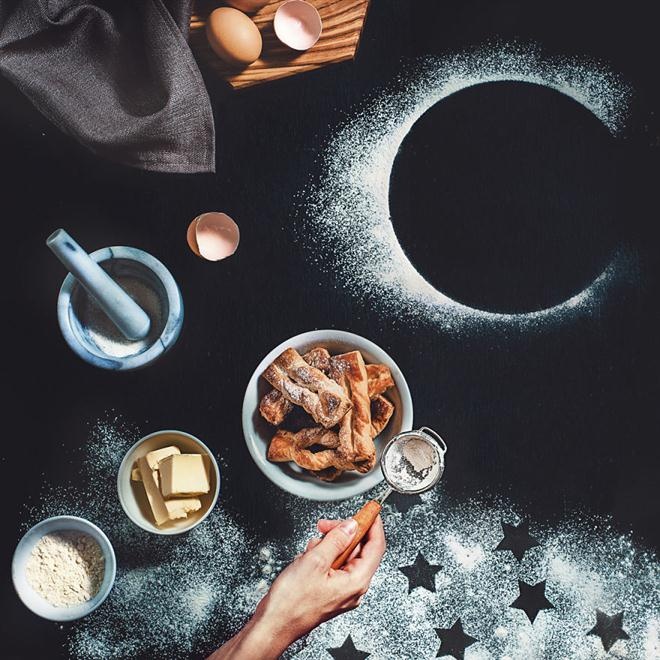 Mỗi tuần, Dina sẽ “cho ra đời” một bức ảnh và dự án sẽ được hoàn thành trong một năm.