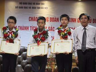Ky thi Toan hoc tre quoc te 2015: Viet Nam ve nhat toan doan hinh anh