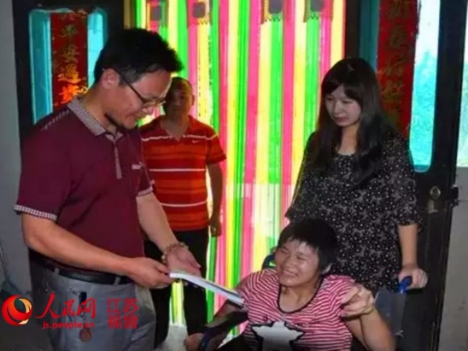 9X bi liet nao viet tu truyen voi mot ngon tay hinh anh