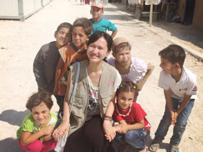 Nu sinh quyet tam den Lebanon lam tinh nguyen hinh anh