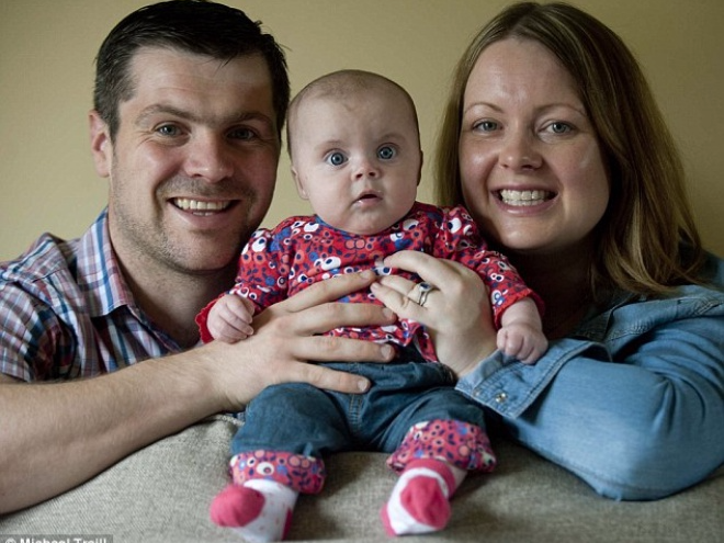 Em be thoat chet ky dieu sau hai ngay hon me hinh anh