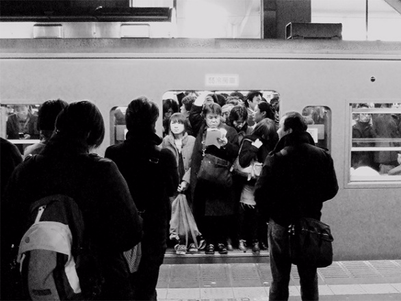 5 ly do nguoi Nhat khong nhuong ghe cho nguoi gia, phu nu hinh anh