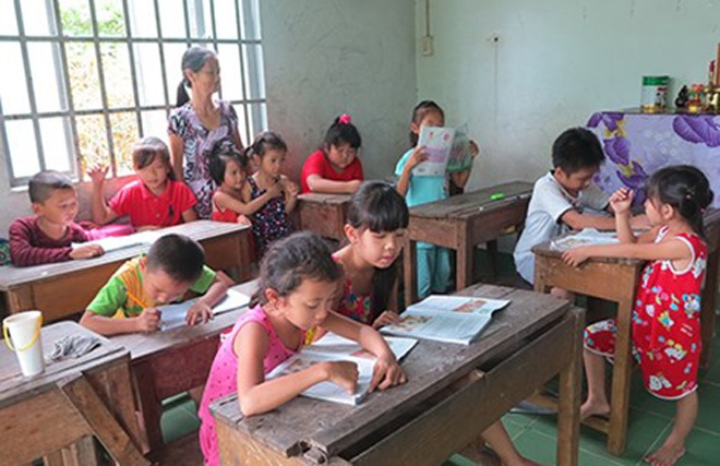 Lớp học của bà Sáu. Ảnh: Ngọc Thân.