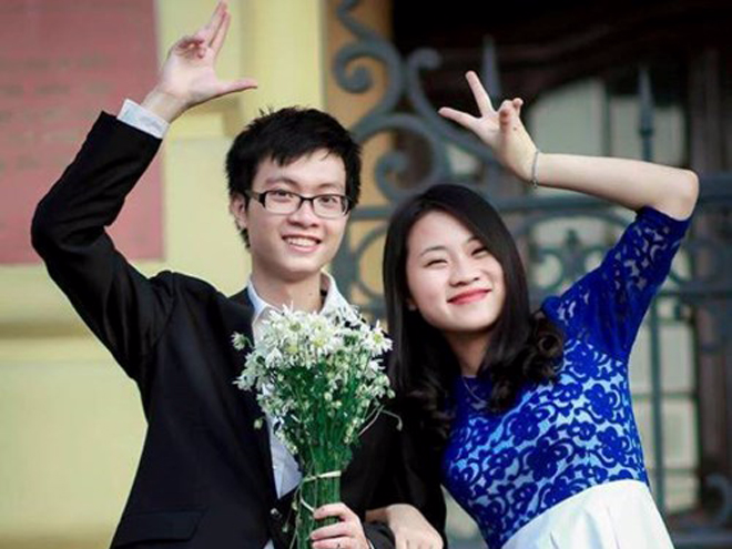 Dang cam xuc ngay vinh danh cua thu khoa DH Ngoai thuong hinh anh