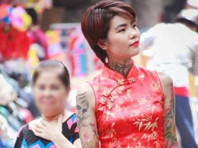 Co gai xam tro buc xuc khi bi nguoi lon 'biu moi' hinh anh