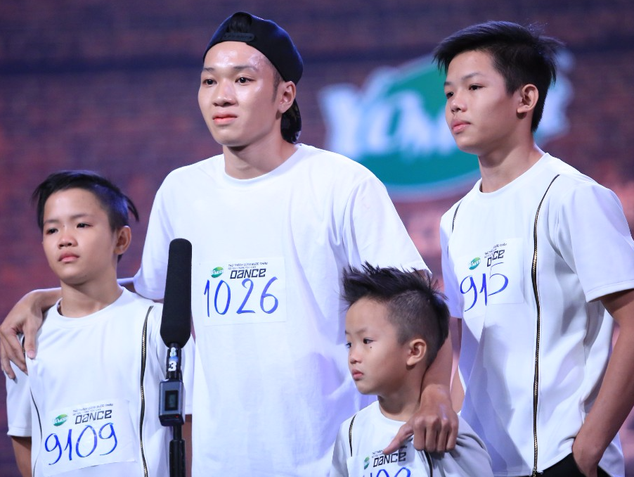 Chang vu cong 22 tuoi cuu mang ba tre mo coi hinh anh