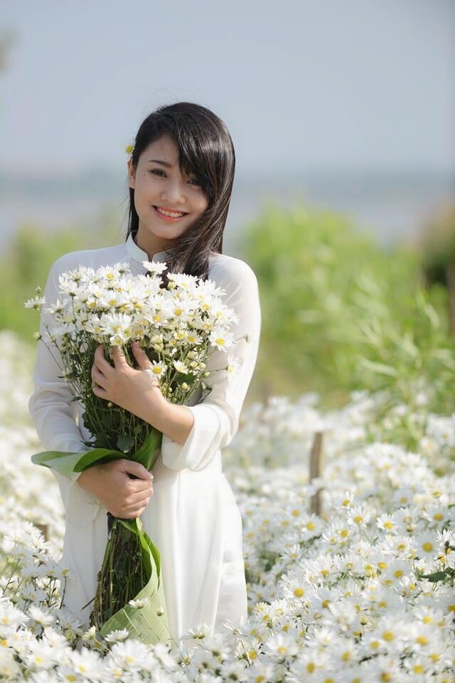 Chân dung cô gái học chuyên ngành luật nhưng đam mê truyền hình.