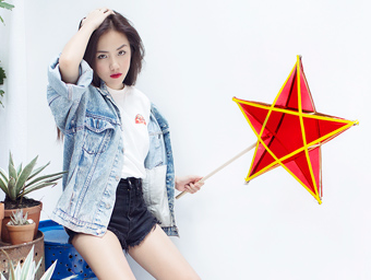 Phuong Ly tui than khi khong don trung thu ben gia dinh hinh anh