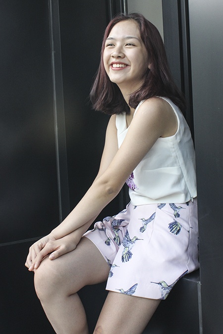 Và gần đây nhất, đó là vai diễn Hoài Anh “con chồng ngỗ ngược” trong phim “Bánh đúc có xương”. Bộ phim là minh chứng cho lối diễn xuất ngày một tiến bộ của “diễn viên nhí” này.