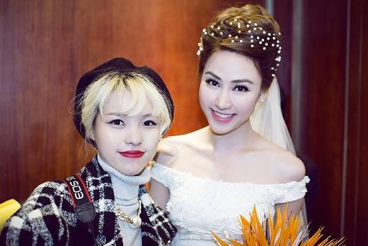 Co gai dung sau nhung buc anh dep cua Chi Pu, Ngan Khanh hinh anh