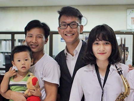 Hanh trinh toi trai tim cua hoc sinh truong Chu Van An hinh anh