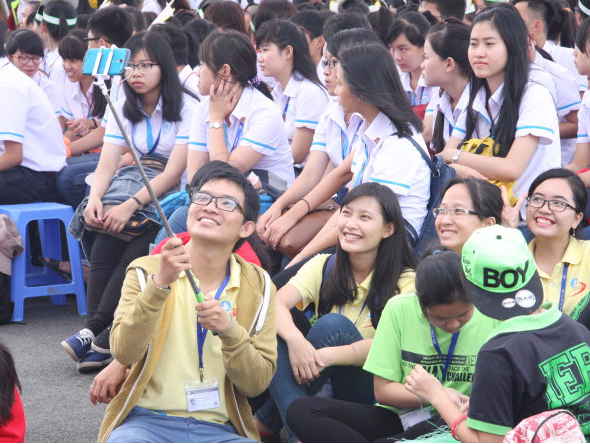 Sinh vien the he i: i-hoc khong nhieu, i-choi chu yeu? hinh anh