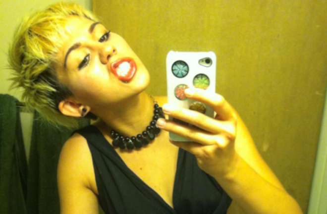 9X bat ngo noi tieng nho giong het Miley Cyrus hinh anh