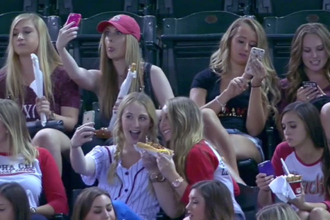 Nhung co gai mai me tu suong hinh anh