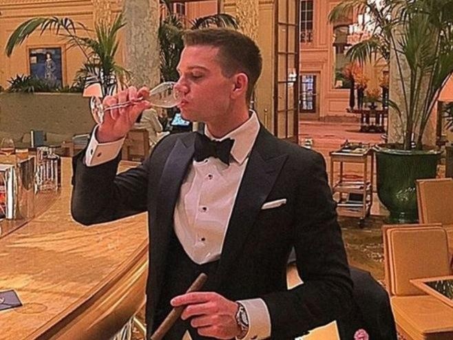 Ky nghi Tet xa hoa cua hoi con nha giau tren Instagram hinh anh