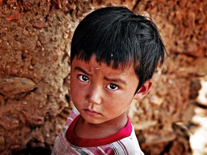 Co nen ung ho ao am cho nguoi ngheo khi troi ret buot? hinh anh