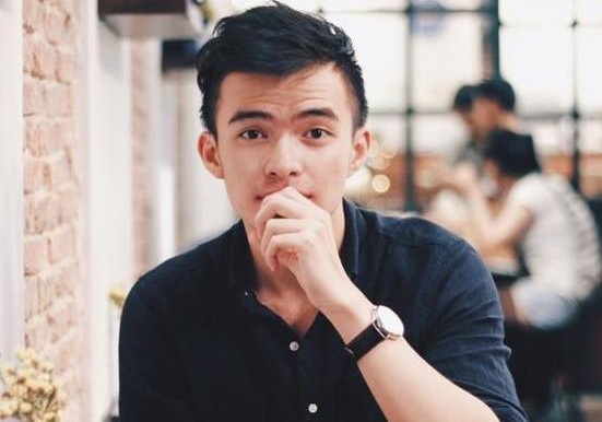 Thay giao 9X thao hai ngoai ngu, me nhiep anh hinh anh