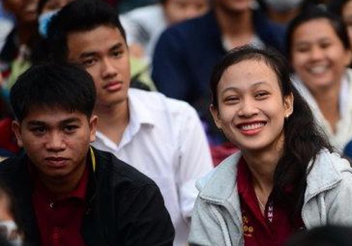 Giac mo dat chan len them nha dang rat gan hinh anh