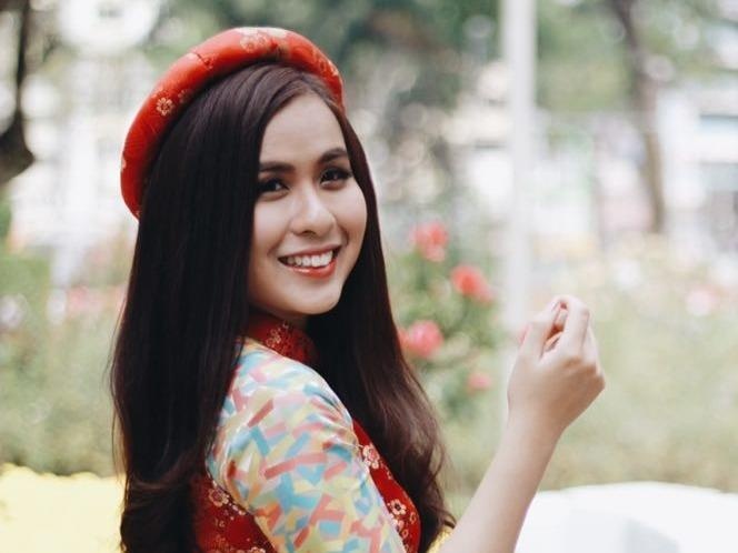 Nu du hoc sinh Viet mong uoc phu kin ta ao dai khap the gioi hinh anh
