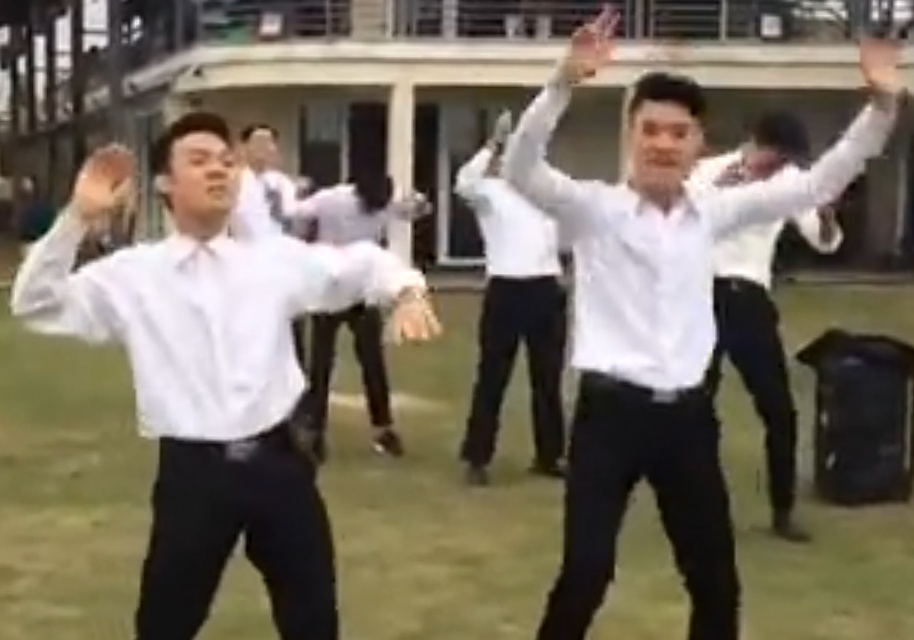 Dieu nhay cua nam sinh Kim Lien hut hon 10.000 luot xem hinh anh