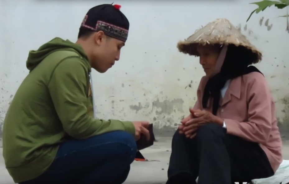 thử lòng cụ già nhặt rác ảnh 2 thu long cu gia nhat rac anh 2