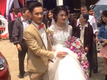 Man ruoc dau bang xe ban tai hut hon 20.000 luot xem hinh anh