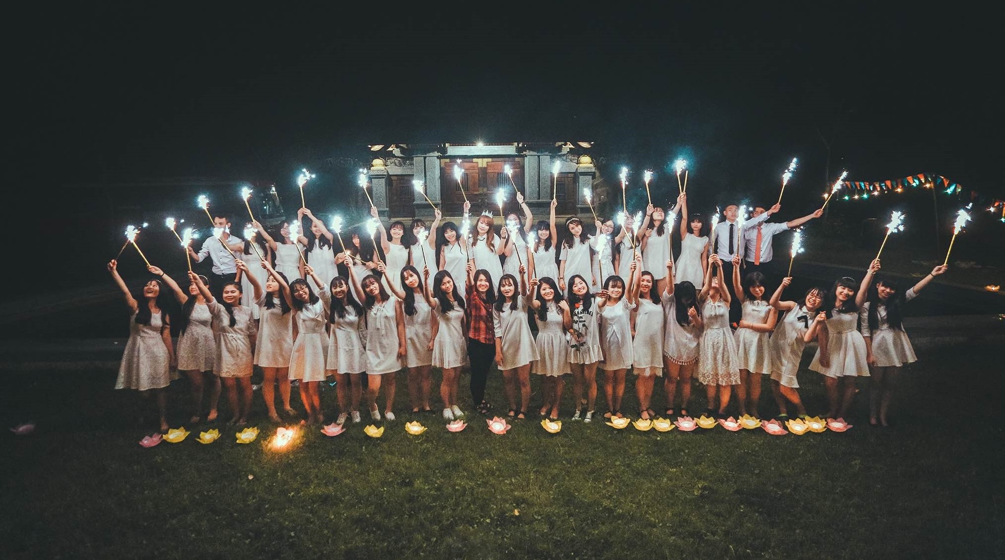 anh ky yeu tiec dem anh 1