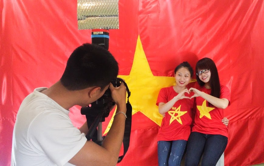 chup anh voi co To quoc anh 4