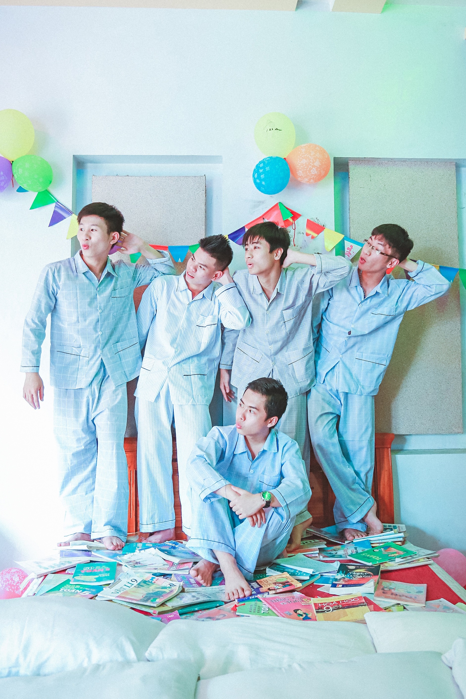 ảnh kỷ yếu tiệc đêm ảnh 9 anh ky yeu tiec dem anh 9