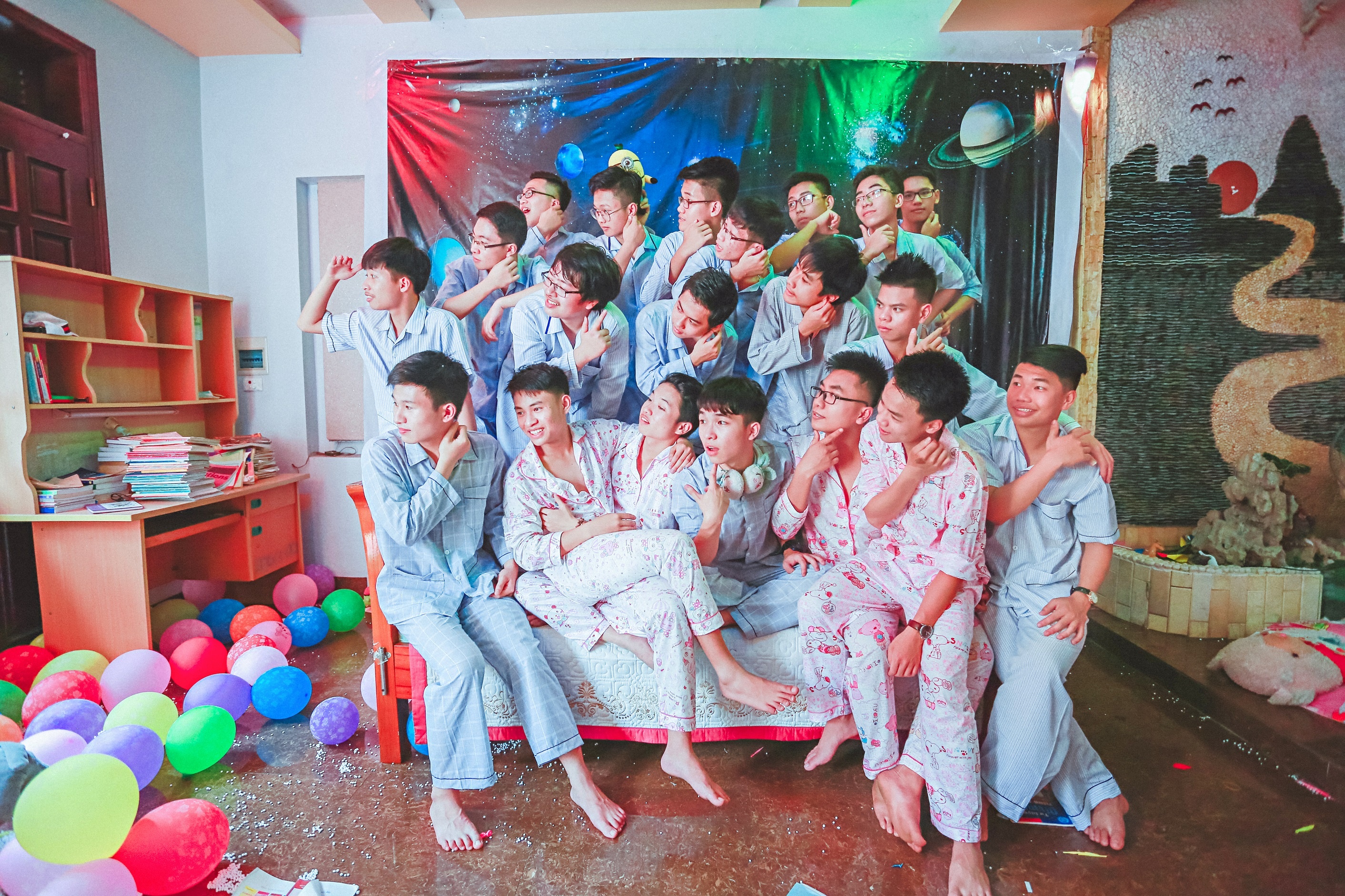 ảnh kỷ yếu tiệc đêm ảnh 10 anh ky yeu tiec dem anh 10