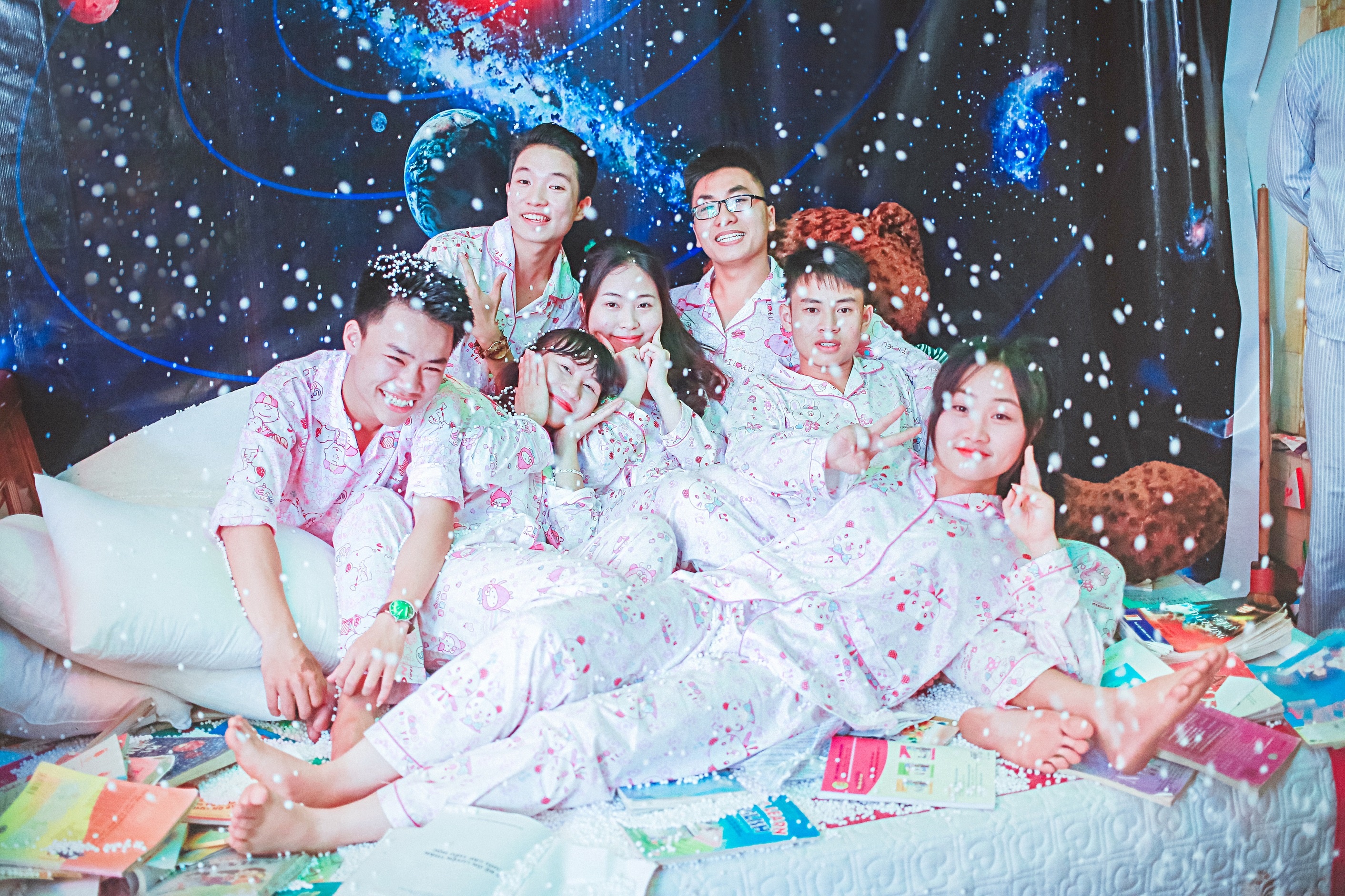 ảnh kỷ yếu tiệc đêm ảnh 2 anh ky yeu tiec dem anh 2