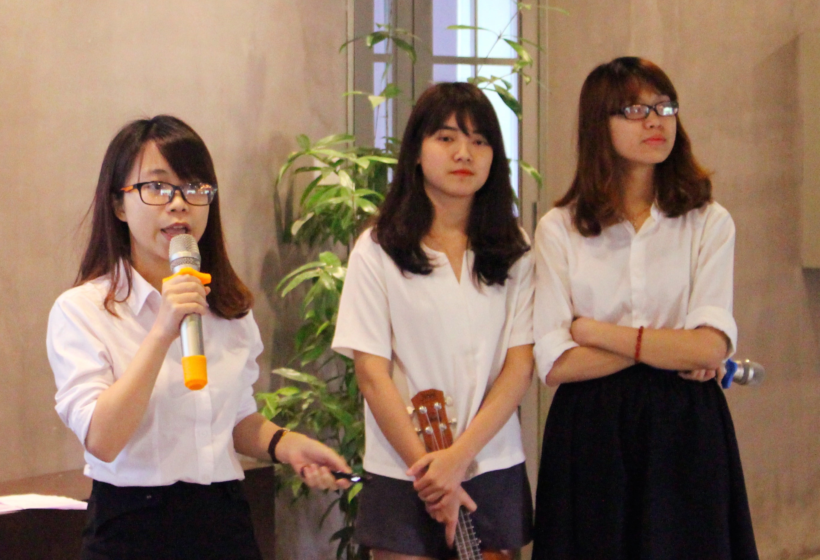 Di tim sinh vien truyen thong tai ba nhat Ha Noi hinh anh