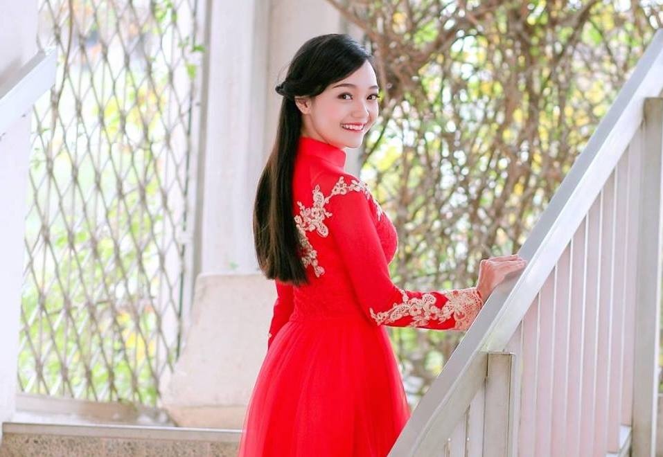 Nu sinh Viet tang hoa Obama anh 7