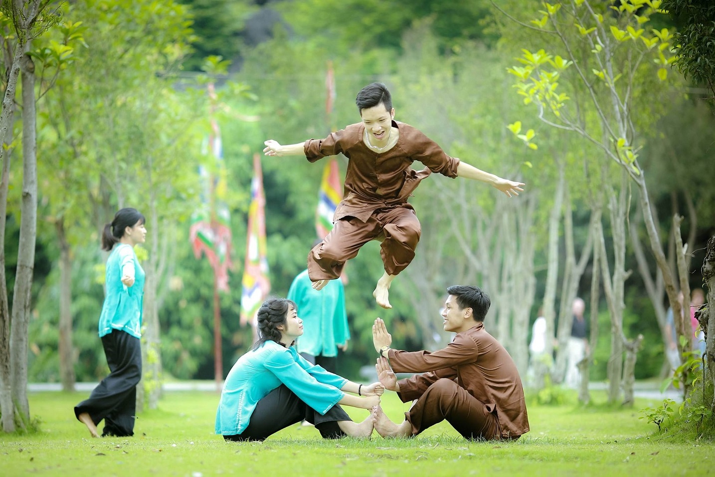 bộ ảnh kỷ yếu Đinh Bộ lĩnh dẹp loạn 12 sứ quân. ảnh 7 bo anh ky yeu Dinh Bo linh dep loan 12 su quan. anh 7