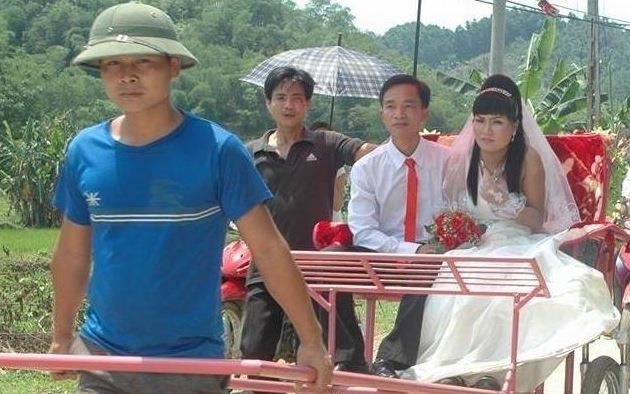 Man ruoc dau bang xe nguoi keo o Thanh Hoa gay bat binh hinh anh