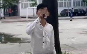 Nam sinh Dien luc bat ngo bi tat nuoc khi to tinh hinh anh