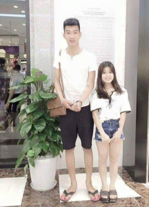 cặp đôi đũa lệch ảnh 1 cap doi dua lech anh 1