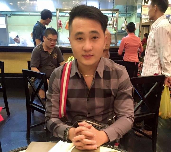 người thợ sửa xe mua tặng vợ iphone ảnh 3 nguoi tho sua xe mua tang vo iphone anh 3