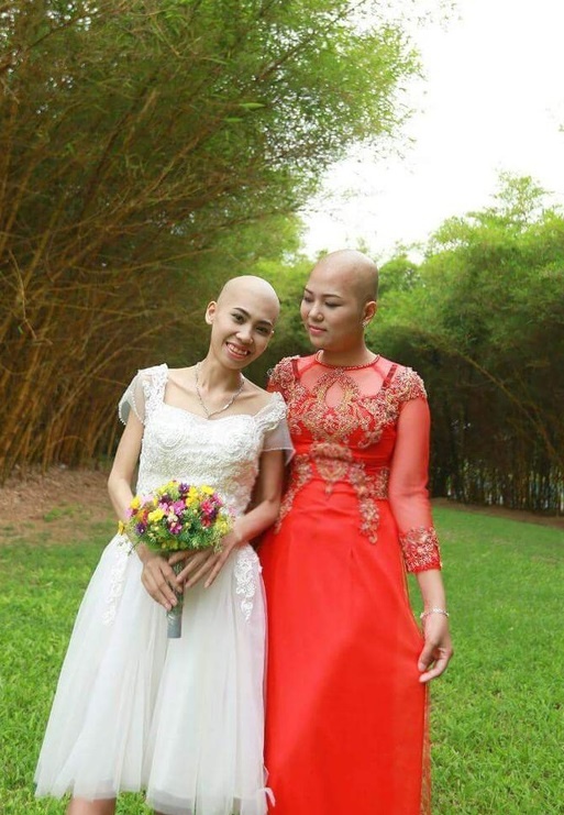 hai co gai ung thu mau nghi luc anh 4