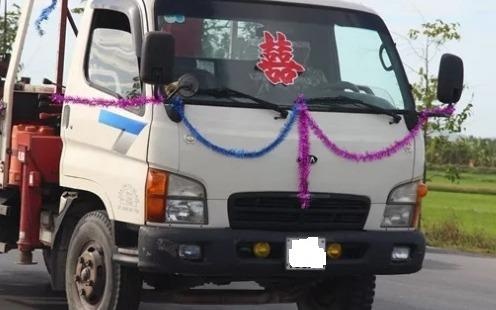 Man ruoc dau bang xe cau hinh anh